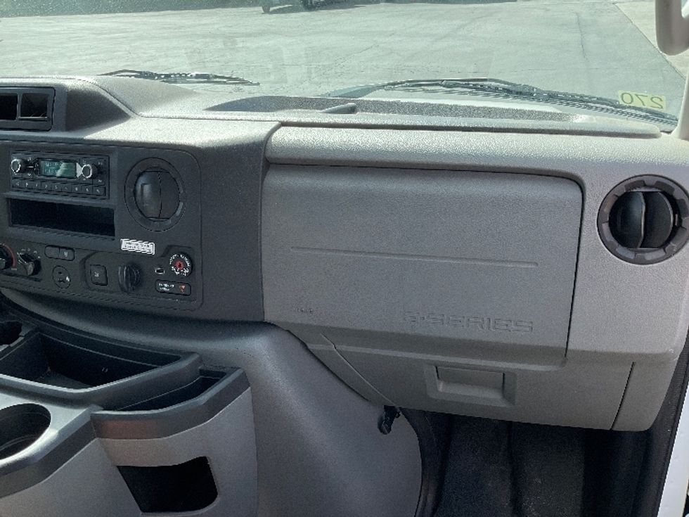 Light Duty Box Truck-Light and Medium Duty Trucks-Ford-2021-E350-Torrance-CA-82,852\n\t\tmiles-$ 31,750 - Image 21