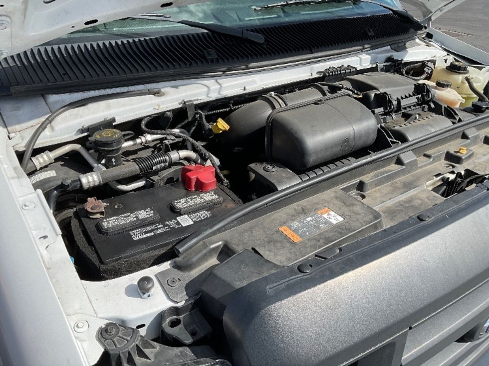 Light Duty Box Truck-Light and Medium Duty Trucks-Ford-2021-E350-Torrance-CA-82,852\n\t\tmiles-$ 31,750 - Image 23