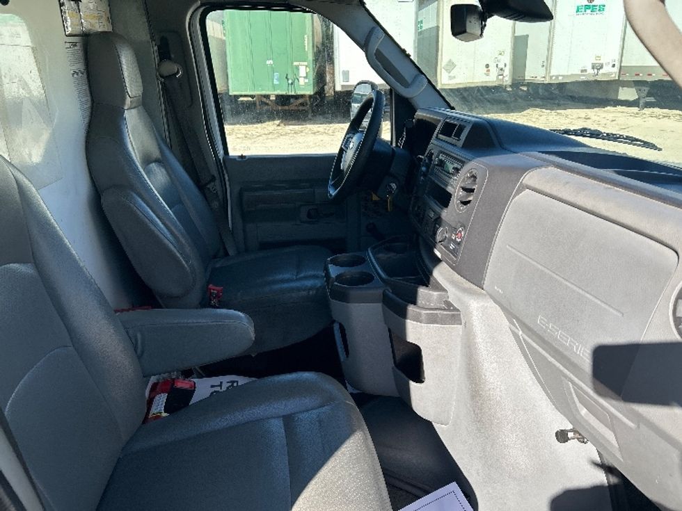 Light Duty Box Truck-Light and Medium Duty Trucks-Ford-2021-E350-Valdosta-GA-96,535\n\t\tmiles-$ 30,250 - Image 22