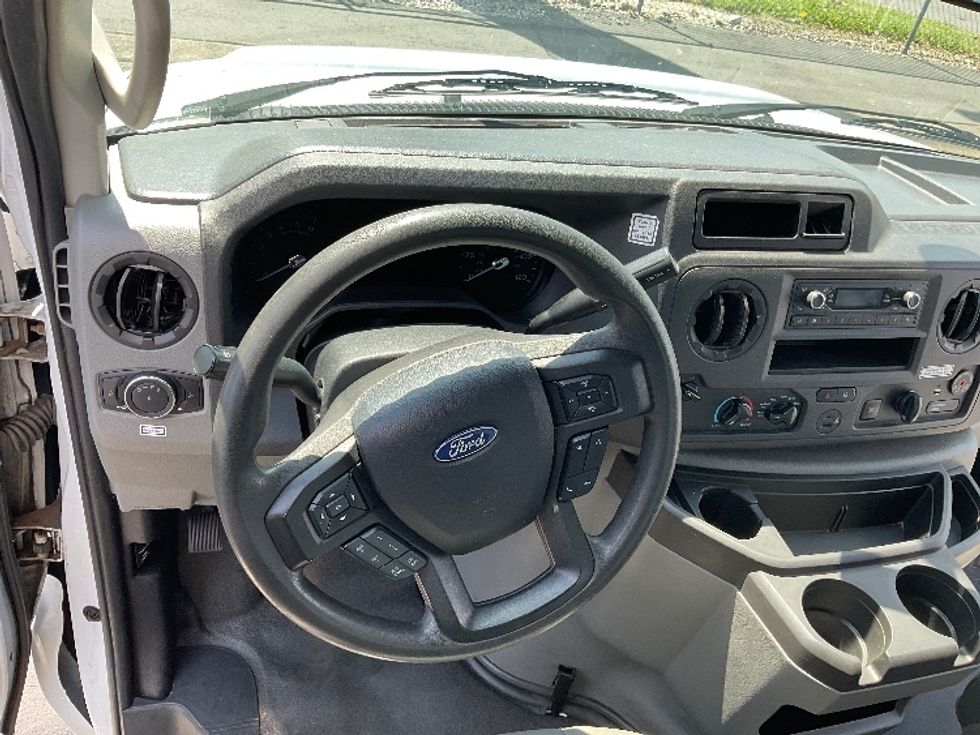 Light Duty Box Truck-Light and Medium Duty Trucks-Ford-2021-E350-Warren-MI-93,550\n\t\tmiles-$ 29,250 - Image 18