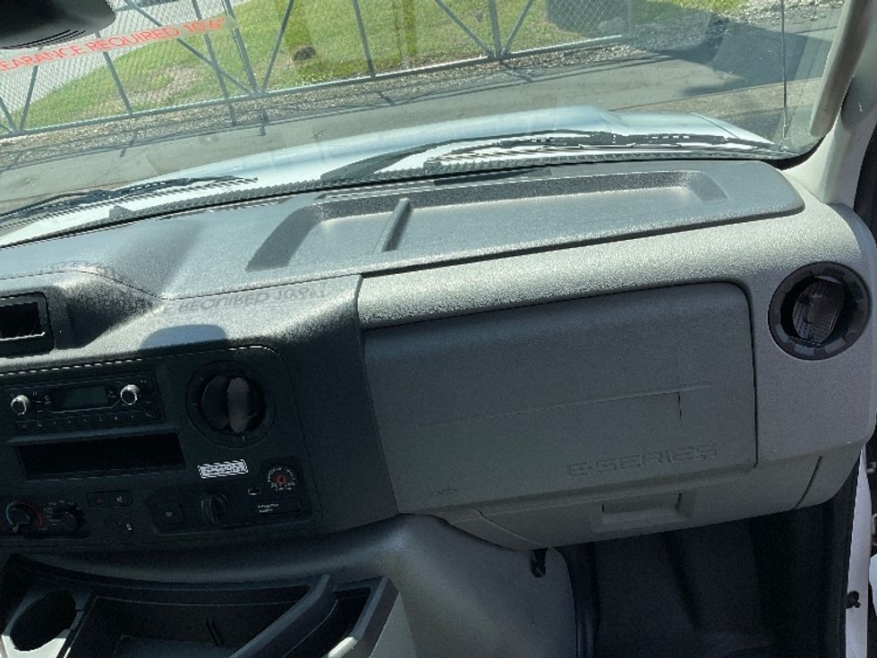 Light Duty Box Truck-Light and Medium Duty Trucks-Ford-2021-E350-Warren-MI-93,550\n\t\tmiles-$ 29,250 - Image 21