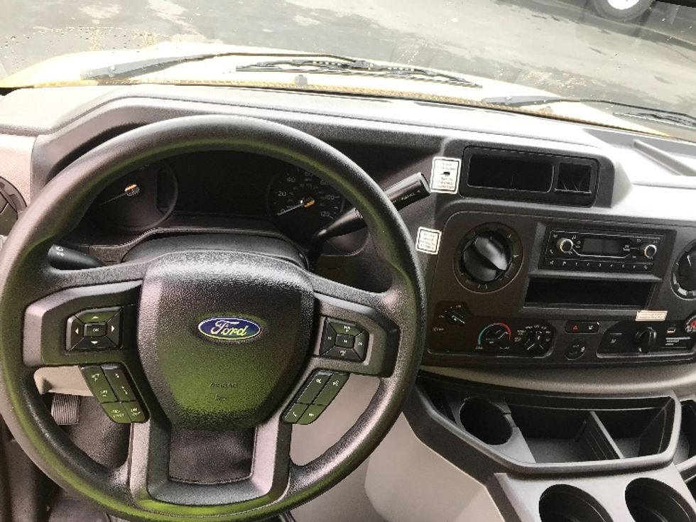 Light Duty Box Truck-Light and Medium Duty Trucks-Ford-2021-E350-West Sacramento-CA-83,267\n\t\tmiles-$ 36,750 - Image 18