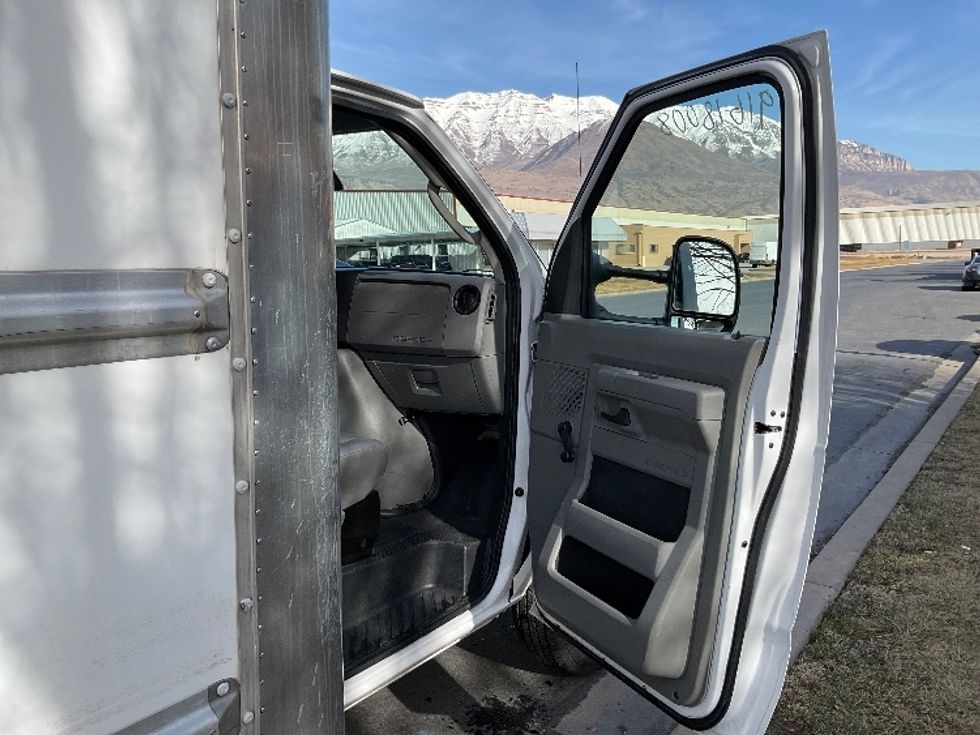 Light Duty Box Truck-Light and Medium Duty Trucks-Ford-2021-E350-West Valley City-UT-117,465\n\t\tmiles-$ 27,000 - Image 19