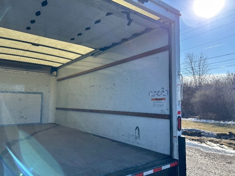 Light Duty Box Truck-Light and Medium Duty Trucks-Ford-2021-E350-White Deer-PA-94,108\n\t\tmiles-$ 28,250 - Image 12