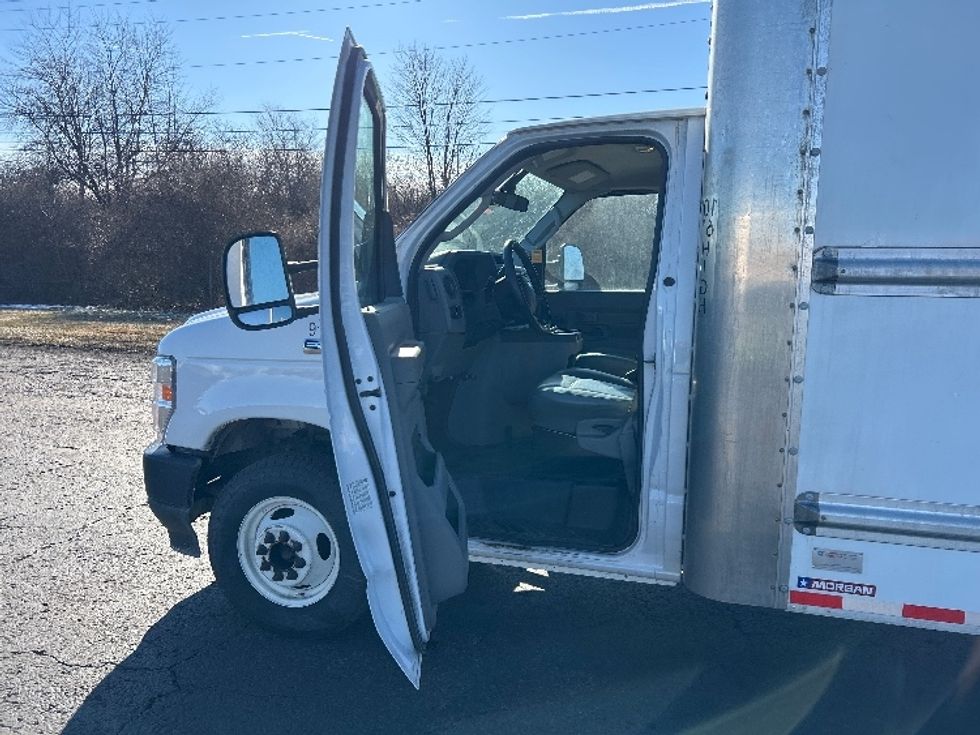 Light Duty Box Truck-Light and Medium Duty Trucks-Ford-2021-E350-White Deer-PA-94,108\n\t\tmiles-$ 28,250 - Image 16