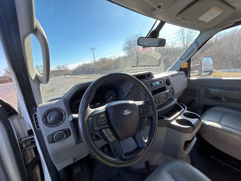 Light Duty Box Truck-Light and Medium Duty Trucks-Ford-2021-E350-White Deer-PA-94,108\n\t\tmiles-$ 28,250 - Image 17