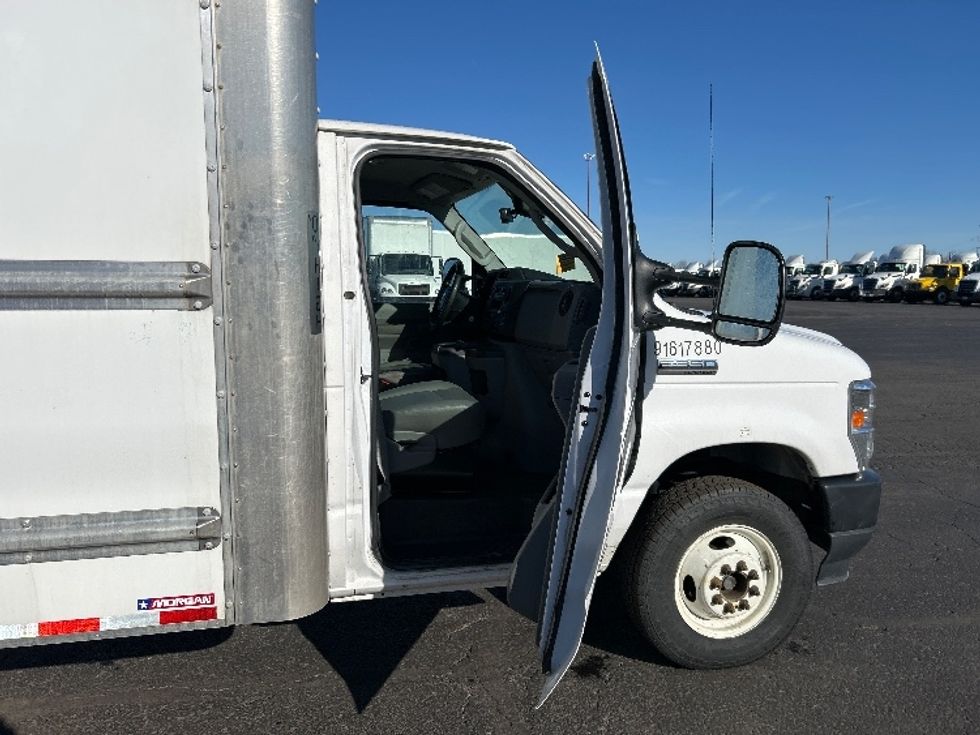 Light Duty Box Truck-Light and Medium Duty Trucks-Ford-2021-E350-White Deer-PA-94,108\n\t\tmiles-$ 28,250 - Image 20