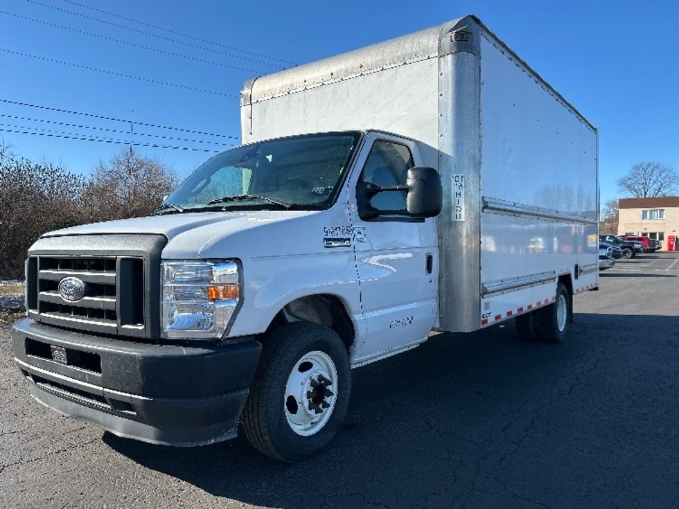 Light Duty Box Truck-Light and Medium Duty Trucks-Ford-2021-E350-White Deer-PA-94,108\n\t\tmiles-$ 28,250 - Image 3