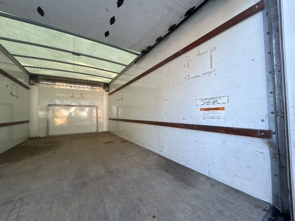 Light Duty Box Truck-Light and Medium Duty Trucks-Ford-2021-E350-Wickliffe-OH-103,287\n\t\tmiles-$ 27,750 - Image 10
