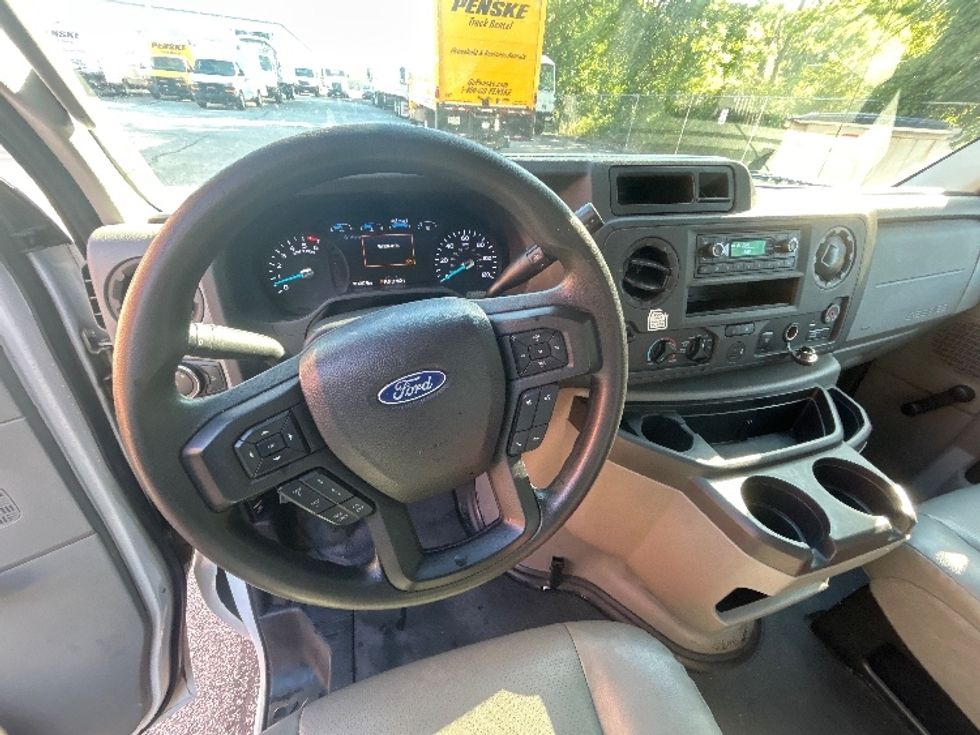 Light Duty Box Truck-Light and Medium Duty Trucks-Ford-2021-E350-Wickliffe-OH-103,287\n\t\tmiles-$ 27,750 - Image 15