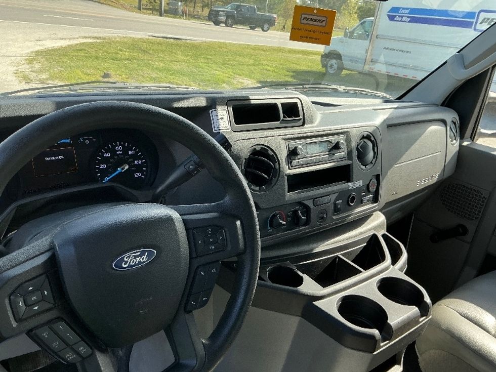 Light Duty Box Truck-Light and Medium Duty Trucks-Ford-2021-E350-Wilmington-NC-107,525\n\t\tmiles-$ 28,750 - Image 18