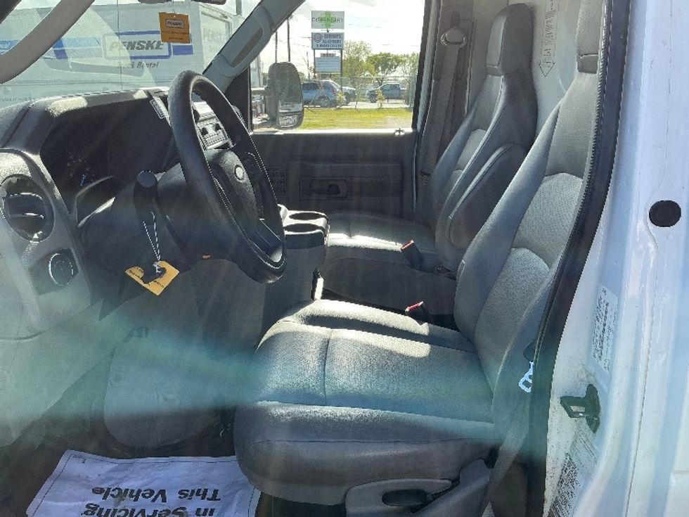 Light Duty Box Truck-Light and Medium Duty Trucks-Ford-2021-E350-Wilmington-NC-107,525\n\t\tmiles-$ 28,750 - Image 19