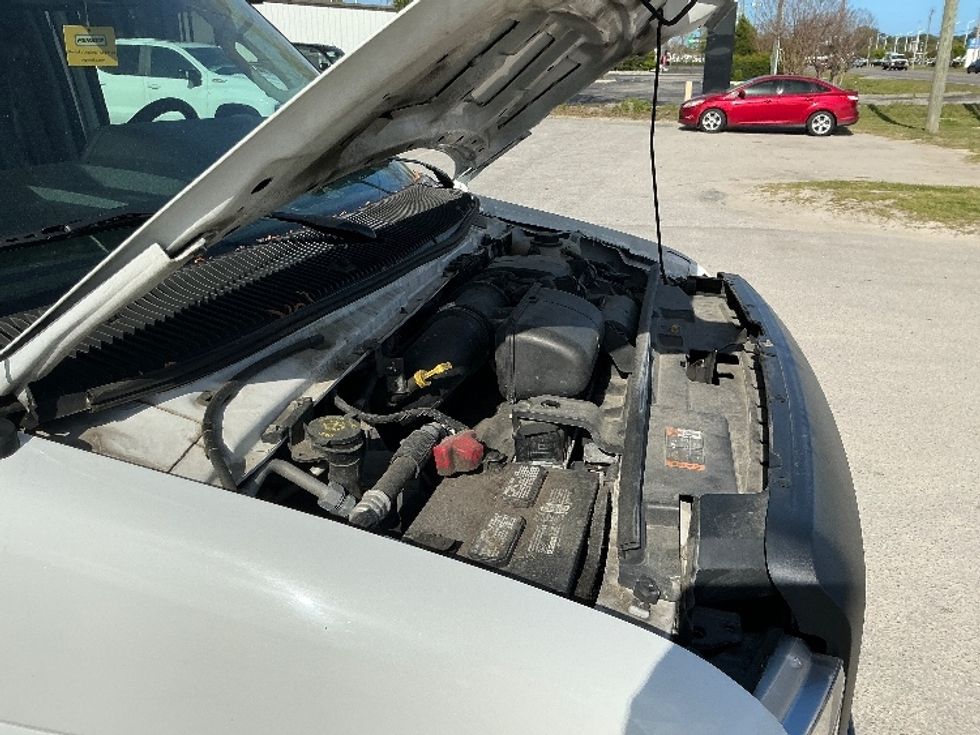 Light Duty Box Truck-Light and Medium Duty Trucks-Ford-2021-E350-Wilmington-NC-107,525\n\t\tmiles-$ 28,750 - Image 23