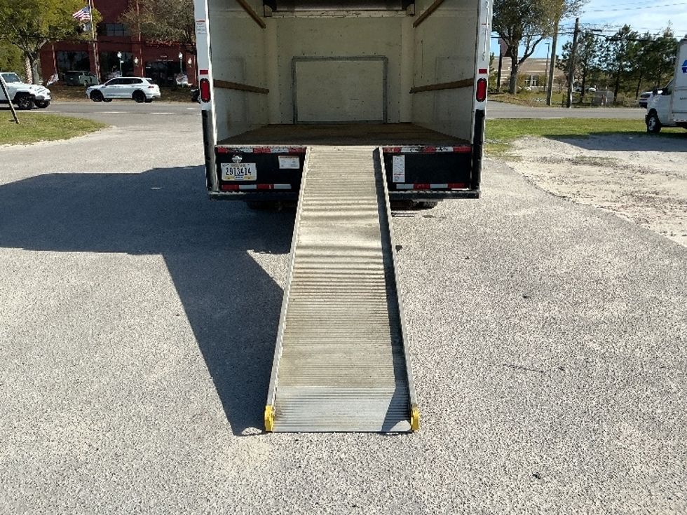 Light Duty Box Truck-Light and Medium Duty Trucks-Ford-2021-E350-Wilmington-NC-107,525\n\t\tmiles-$ 28,750 - Image 9