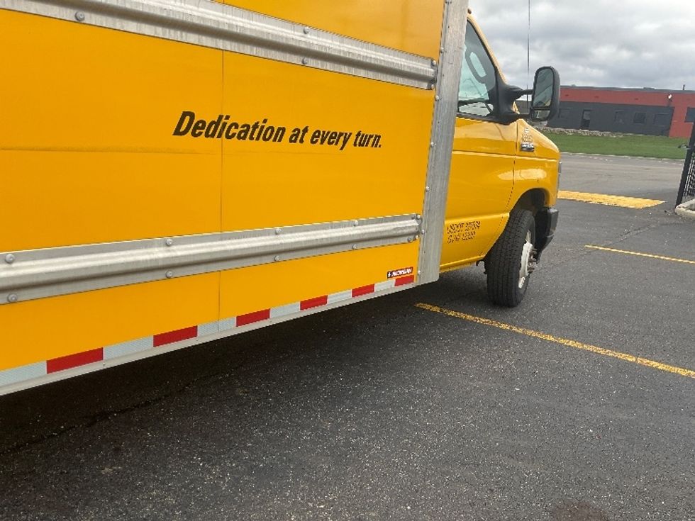 Light Duty Box Truck-Light and Medium Duty Trucks-Ford-2022-E350-Akron-OH-104,990\n\t\tmiles-$ 26,250 - Image 14