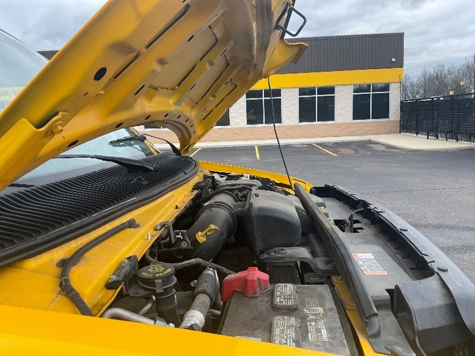 Light Duty Box Truck-Light and Medium Duty Trucks-Ford-2022-E350-Akron-OH-104,990\n\t\tmiles-$ 26,250 - Image 23