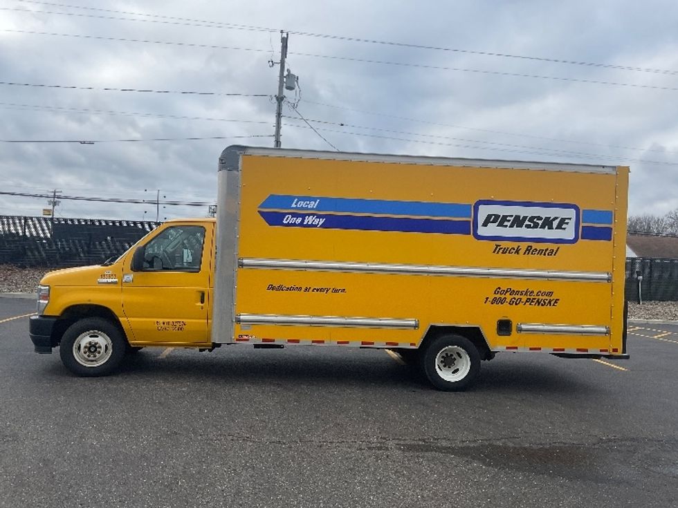 Light Duty Box Truck-Light and Medium Duty Trucks-Ford-2022-E350-Akron-OH-104,990\n\t\tmiles-$ 26,250 - Image 4