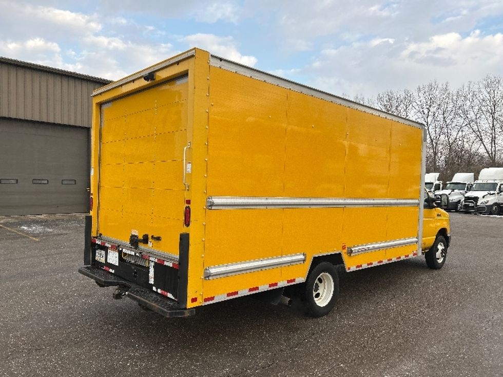 Light Duty Box Truck-Light and Medium Duty Trucks-Ford-2022-E350-Akron-OH-86,822\n\t\tmiles-$ 30,000 - Image 13