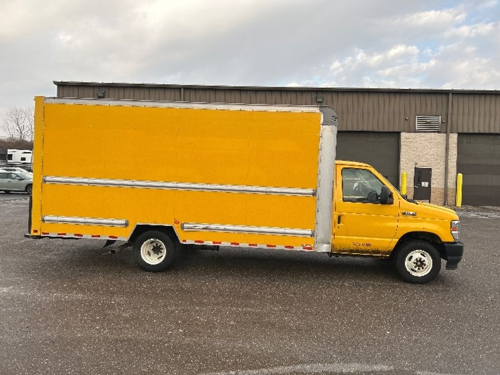 Light Duty Box Truck-Light and Medium Duty Trucks-Ford-2022-E350-Akron-OH-86,822\n\t\tmiles-$ 30,000 - Image 15