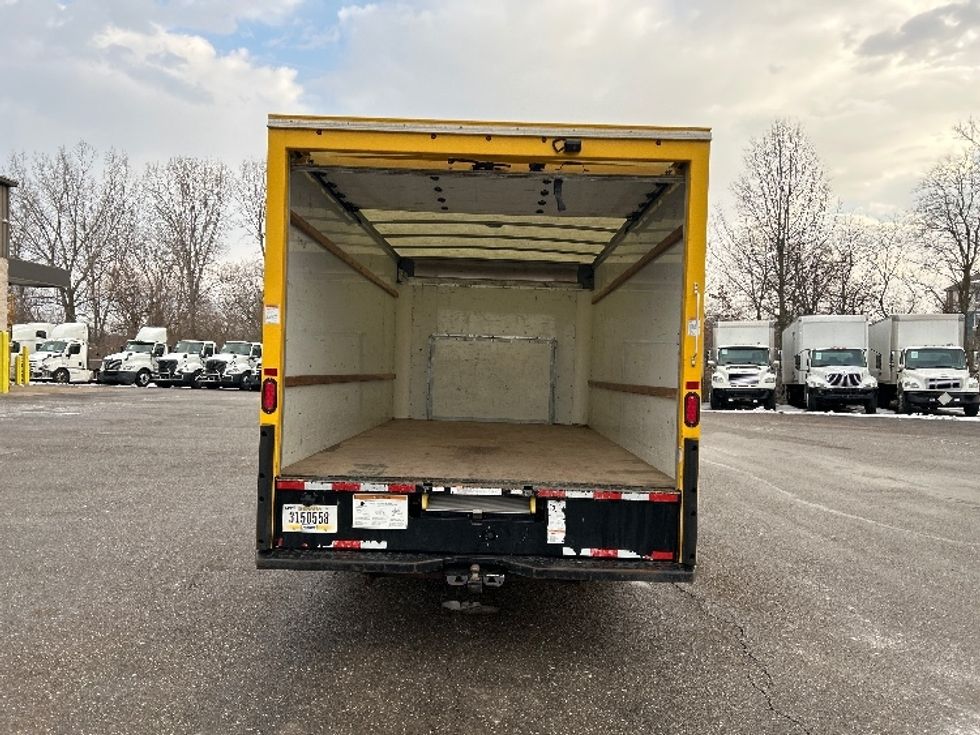 Light Duty Box Truck-Light and Medium Duty Trucks-Ford-2022-E350-Akron-OH-86,822\n\t\tmiles-$ 30,000 - Image 9