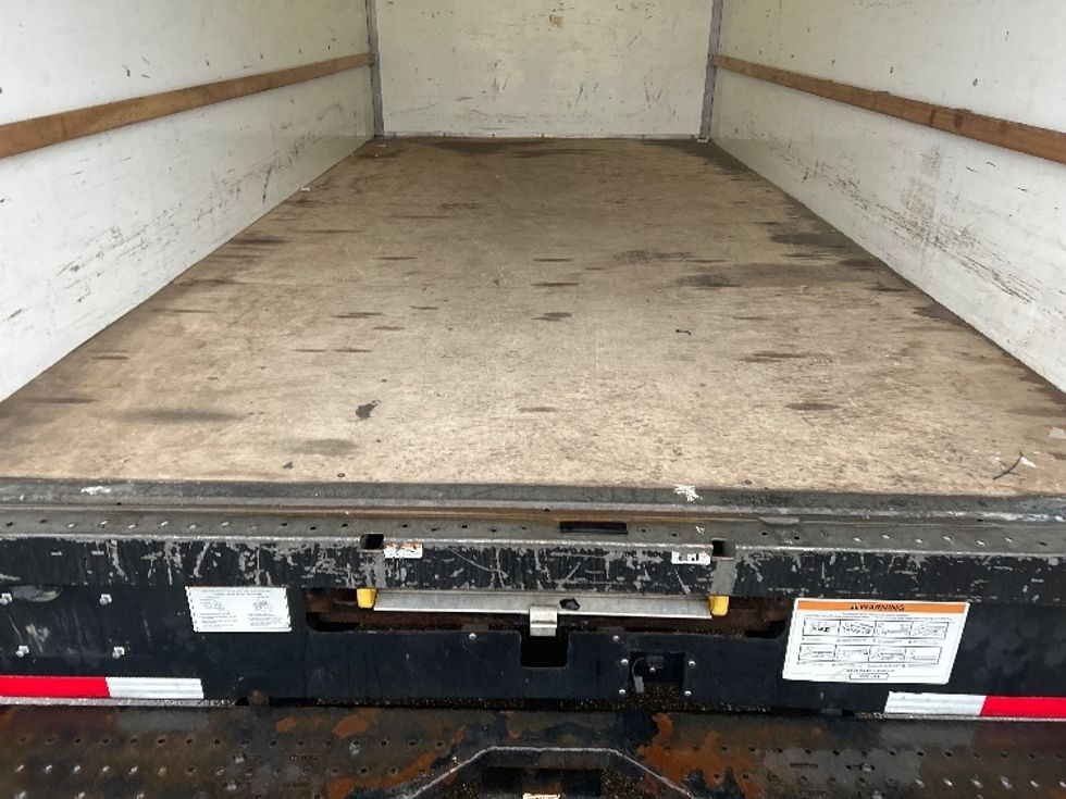 Light Duty Box Truck-Light and Medium Duty Trucks-Ford-2022-E350-Akron-OH-86,925\n\t\tmiles-$ 30,000 - Image 10
