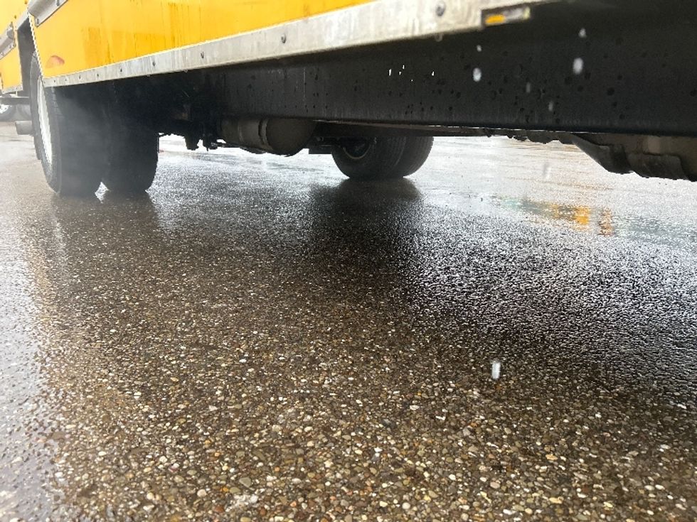 Light Duty Box Truck-Light and Medium Duty Trucks-Ford-2022-E350-Akron-OH-86,925\n\t\tmiles-$ 30,000 - Image 14