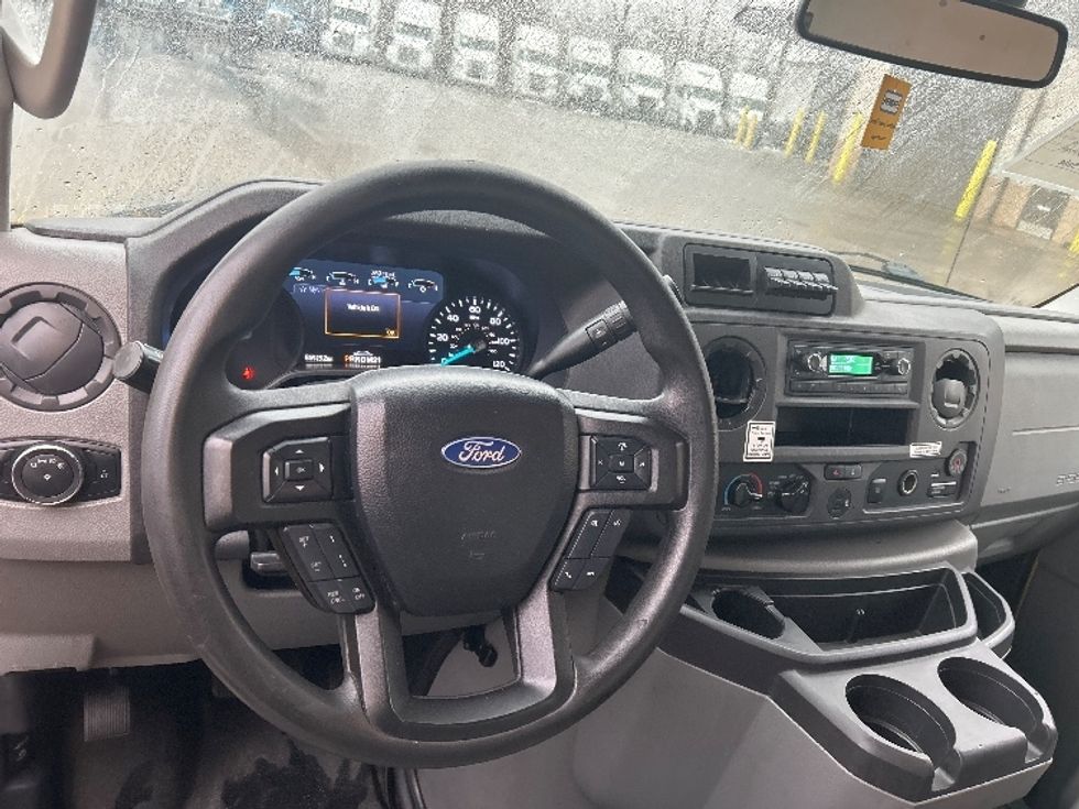 Light Duty Box Truck-Light and Medium Duty Trucks-Ford-2022-E350-Akron-OH-86,925\n\t\tmiles-$ 30,000 - Image 18