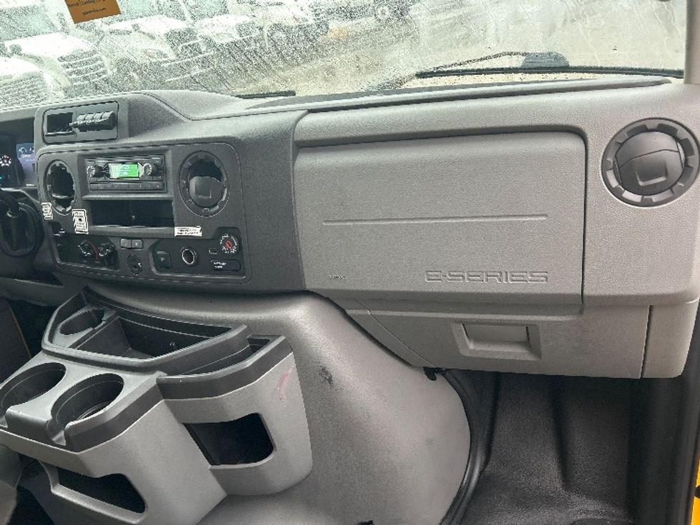 Light Duty Box Truck-Light and Medium Duty Trucks-Ford-2022-E350-Akron-OH-86,925\n\t\tmiles-$ 30,000 - Image 21