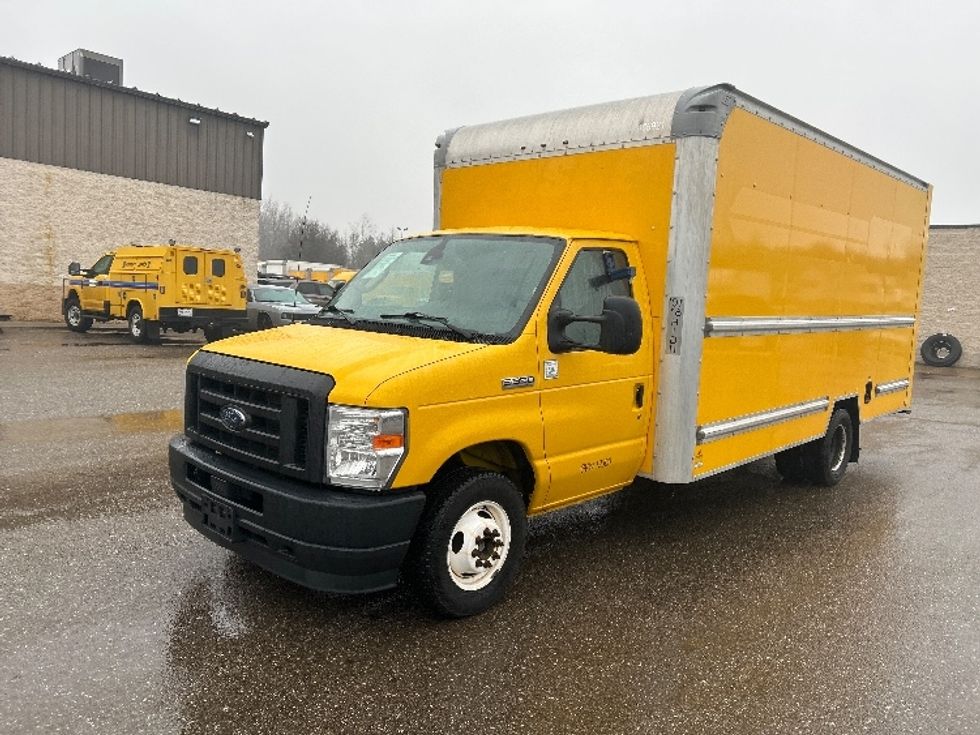 Light Duty Box Truck-Light and Medium Duty Trucks-Ford-2022-E350-Akron-OH-86,925\n\t\tmiles-$ 30,000 - Image 3