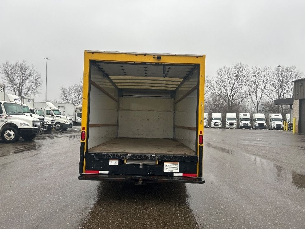 Light Duty Box Truck-Light and Medium Duty Trucks-Ford-2022-E350-Akron-OH-86,925\n\t\tmiles-$ 30,000 - Image 9