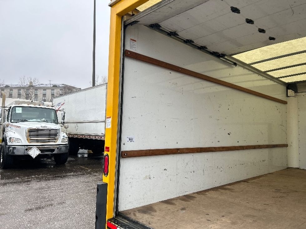 Light Duty Box Truck-Light and Medium Duty Trucks-Ford-2022-E350-Akron-OH-90,608\n\t\tmiles-$ 29,500 - Image 11