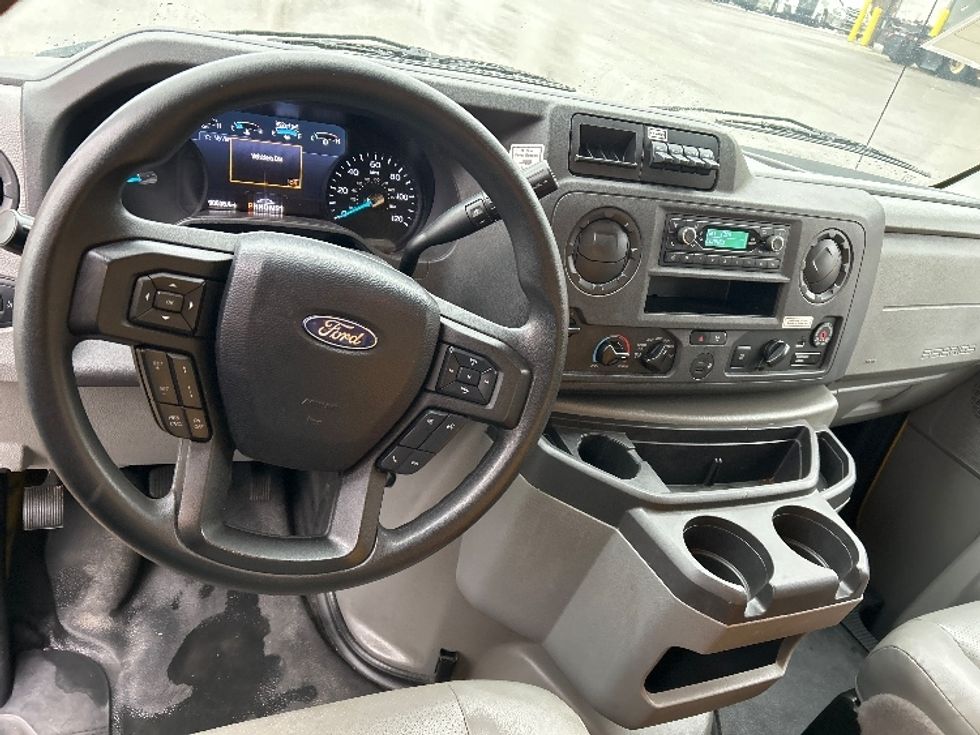 Light Duty Box Truck-Light and Medium Duty Trucks-Ford-2022-E350-Akron-OH-90,608\n\t\tmiles-$ 29,500 - Image 18