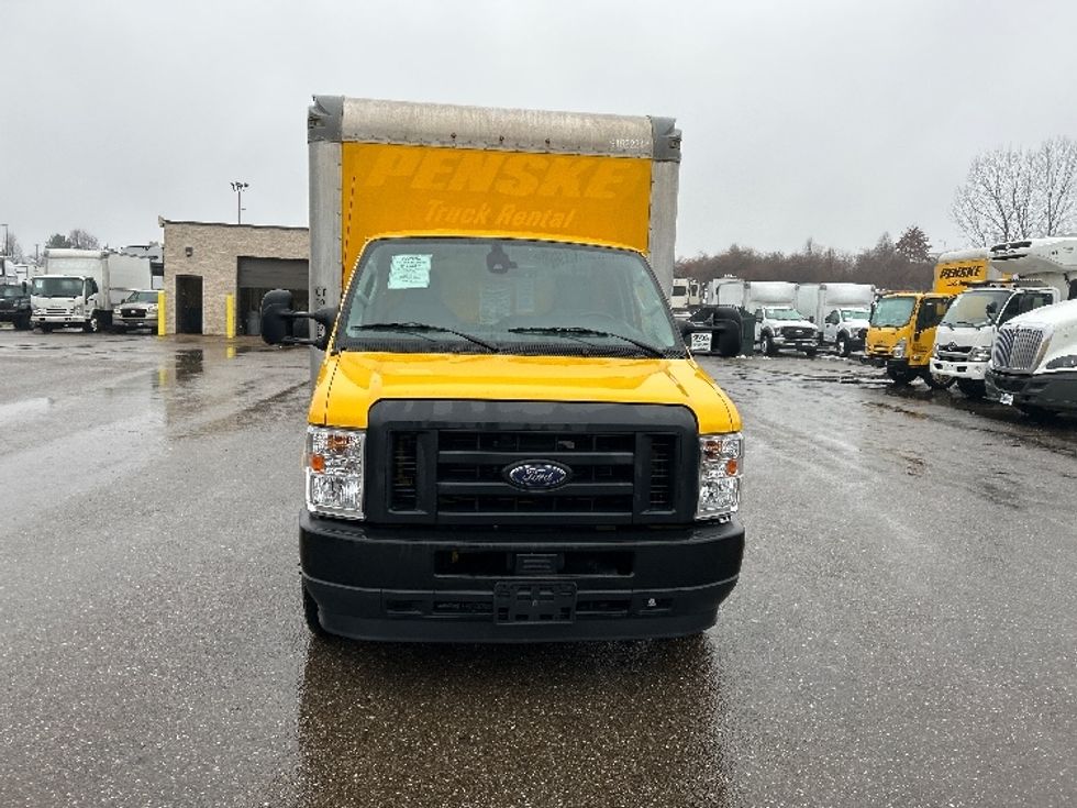 Light Duty Box Truck-Light and Medium Duty Trucks-Ford-2022-E350-Akron-OH-90,608\n\t\tmiles-$ 29,500 - Image 2