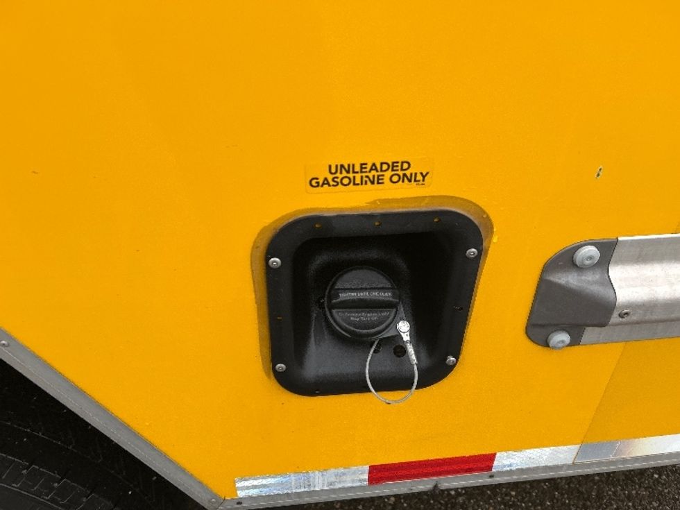 Light Duty Box Truck-Light and Medium Duty Trucks-Ford-2022-E350-Akron-OH-90,608\n\t\tmiles-$ 29,500 - Image 25