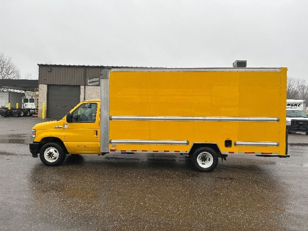Light Duty Box Truck-Light and Medium Duty Trucks-Ford-2022-E350-Akron-OH-90,608\n\t\tmiles-$ 29,500 - Image 4
