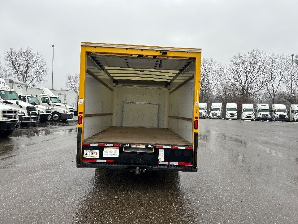 Light Duty Box Truck-Light and Medium Duty Trucks-Ford-2022-E350-Akron-OH-90,608\n\t\tmiles-$ 29,500 - Image 9