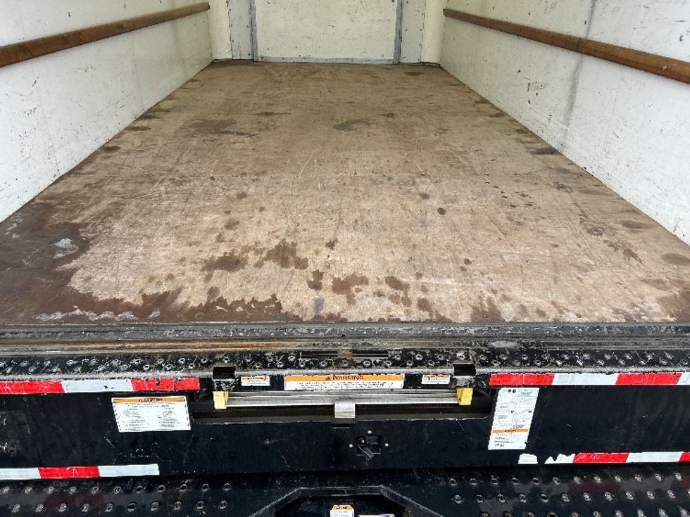 Light Duty Box Truck-Light and Medium Duty Trucks-Ford-2022-E350-Akron-OH-94,224\n\t\tmiles-$ 29,000 - Image 10