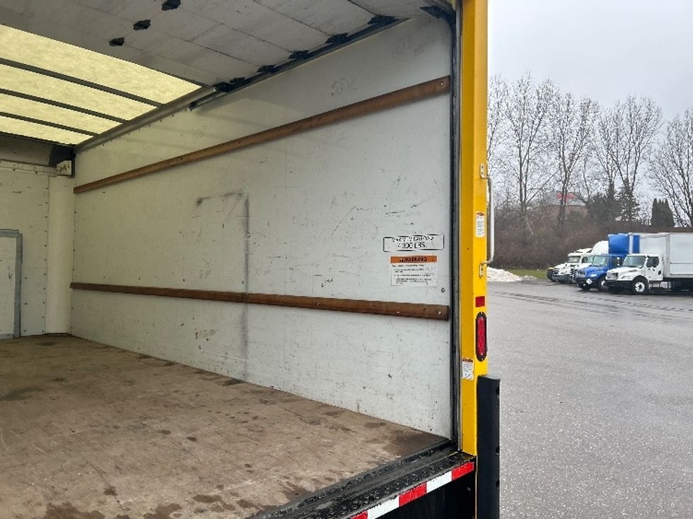 Light Duty Box Truck-Light and Medium Duty Trucks-Ford-2022-E350-Akron-OH-94,224\n\t\tmiles-$ 29,000 - Image 12