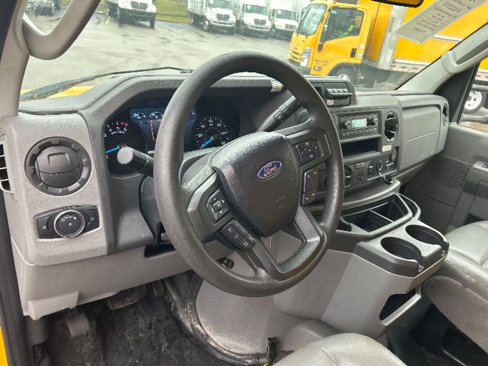 Light Duty Box Truck-Light and Medium Duty Trucks-Ford-2022-E350-Akron-OH-94,224\n\t\tmiles-$ 29,000 - Image 17