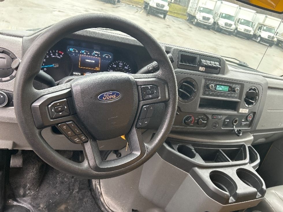 Light Duty Box Truck-Light and Medium Duty Trucks-Ford-2022-E350-Akron-OH-94,224\n\t\tmiles-$ 29,000 - Image 18