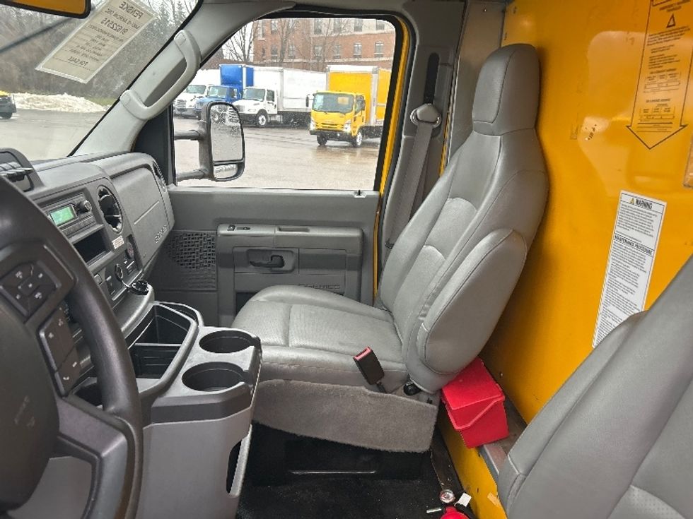 Light Duty Box Truck-Light and Medium Duty Trucks-Ford-2022-E350-Akron-OH-94,224\n\t\tmiles-$ 29,000 - Image 19