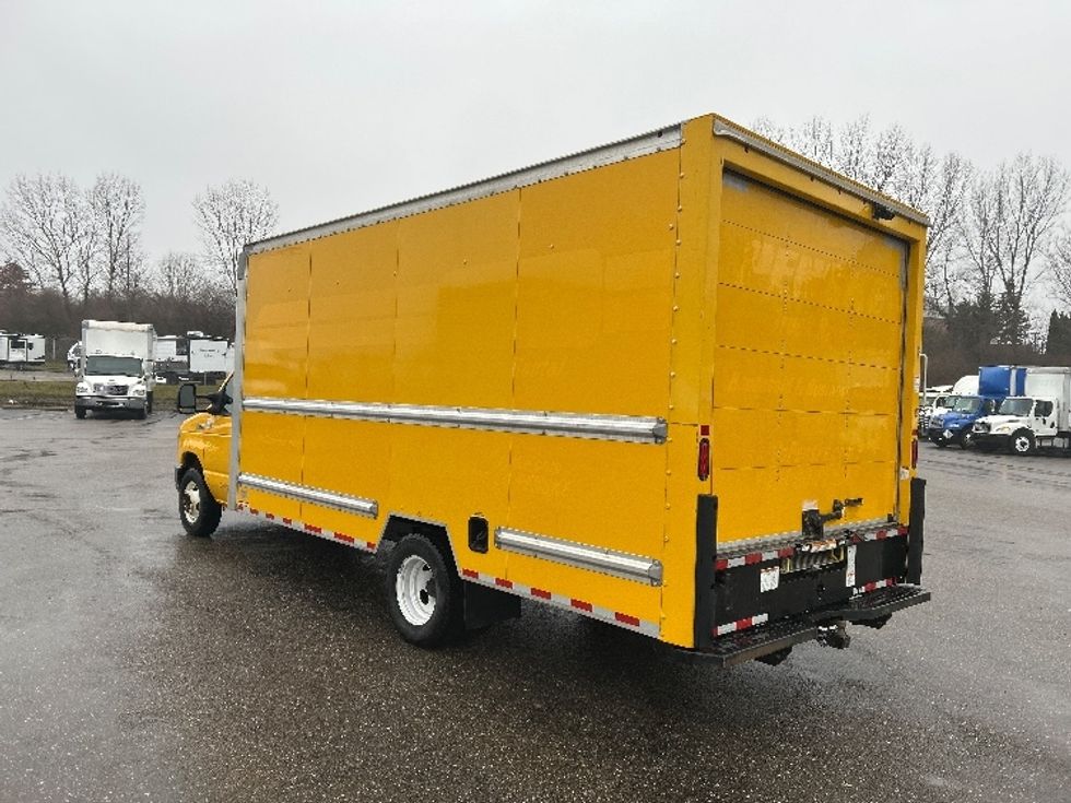 Light Duty Box Truck-Light and Medium Duty Trucks-Ford-2022-E350-Akron-OH-94,224\n\t\tmiles-$ 29,000 - Image 6