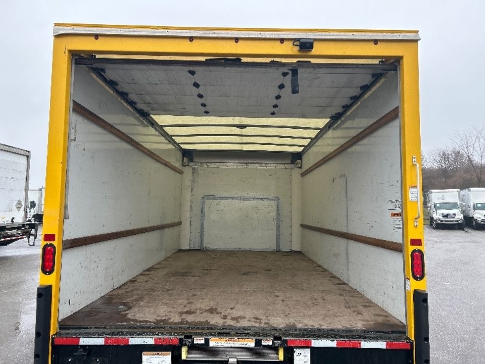 Light Duty Box Truck-Light and Medium Duty Trucks-Ford-2022-E350-Akron-OH-94,224\n\t\tmiles-$ 29,000 - Image 8