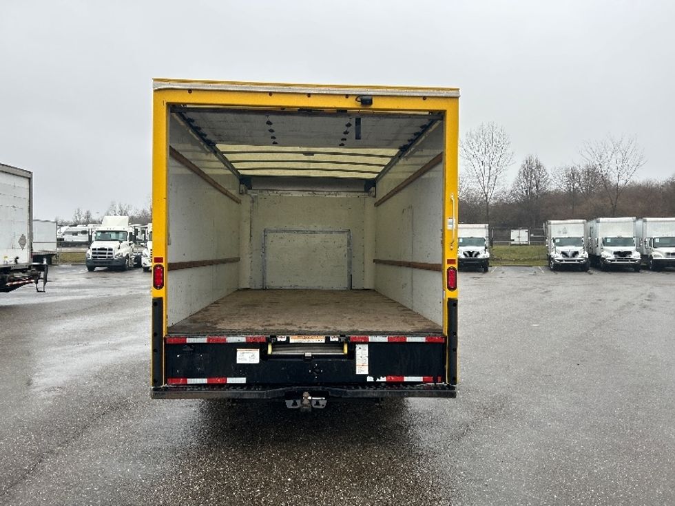 Light Duty Box Truck-Light and Medium Duty Trucks-Ford-2022-E350-Akron-OH-94,224\n\t\tmiles-$ 29,000 - Image 9