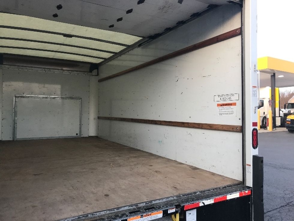 Light Duty Box Truck-Light and Medium Duty Trucks-Ford-2022-E350-Akron-OH-94,529\n\t\tmiles-$ 31,500 - Image 12