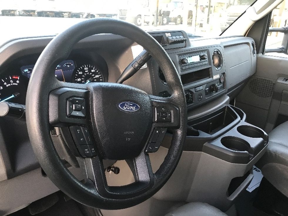 Light Duty Box Truck-Light and Medium Duty Trucks-Ford-2022-E350-Akron-OH-94,529\n\t\tmiles-$ 31,500 - Image 18