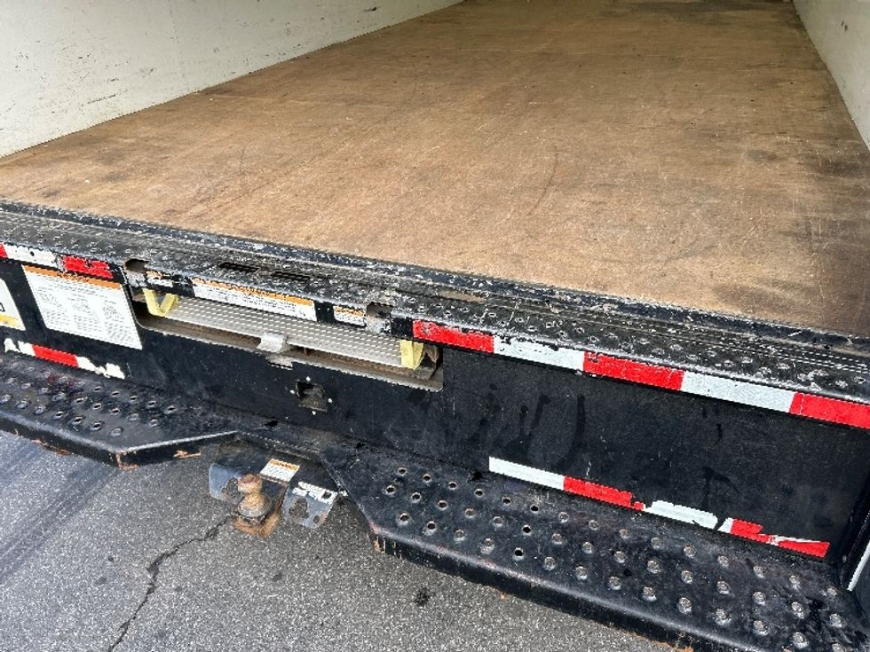 Light Duty Box Truck-Light and Medium Duty Trucks-Ford-2022-E350-Albany-NY-80,252\n\t\tmiles-$ 31,250 - Image 10