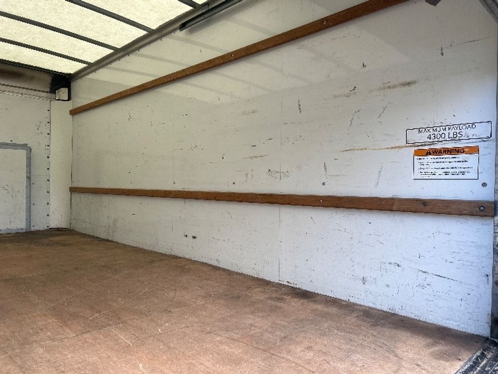 Light Duty Box Truck-Light and Medium Duty Trucks-Ford-2022-E350-Albany-NY-80,252\n\t\tmiles-$ 31,250 - Image 12