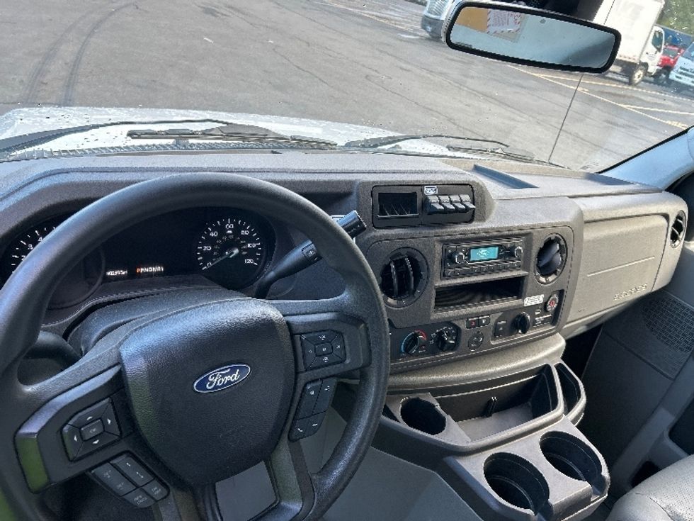 Light Duty Box Truck-Light and Medium Duty Trucks-Ford-2022-E350-Albany-NY-80,252\n\t\tmiles-$ 31,250 - Image 18