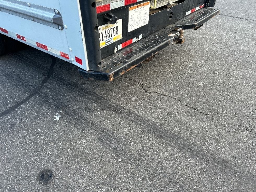 Light Duty Box Truck-Light and Medium Duty Trucks-Ford-2022-E350-Albany-NY-80,252\n\t\tmiles-$ 31,250 - Image 25